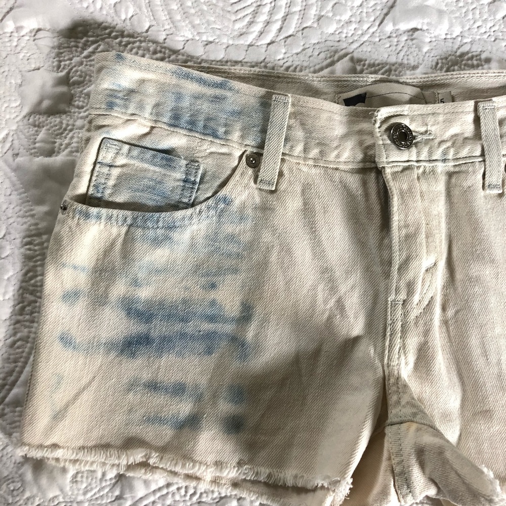 LEVI’S Tie Dye Cutoff Jean Shorts White Blue Junior Size 5 Zip Fly - Picture 13 of 13